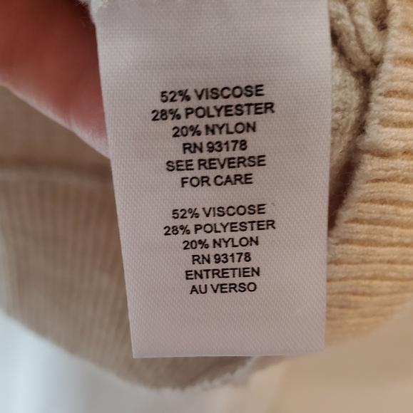 T Tahari Crewneck Sweater in Creme Size Small - Picture 5 of 8